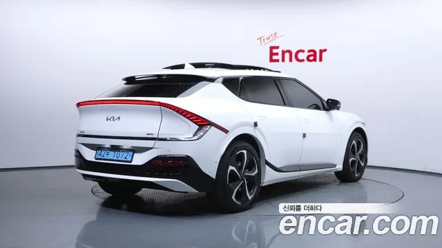 Kia EV6 2024 — фото 1