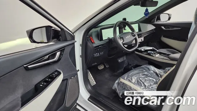 Kia EV6 2024 — фото 12