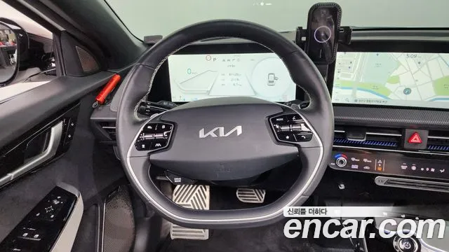 Kia EV6 2024 — фото 18