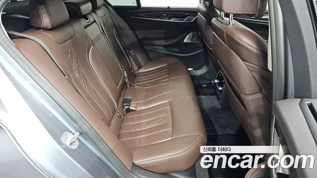 BMW 5-Series 2018 — фото 17