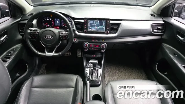 Kia Stonic 2018 — фото 10