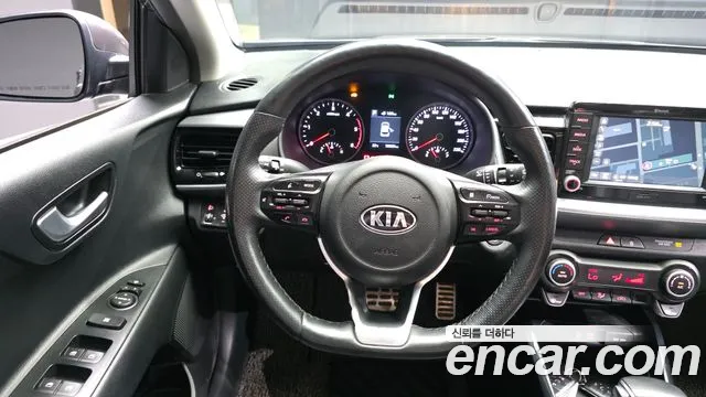 Kia Stonic 2018 — фото 19