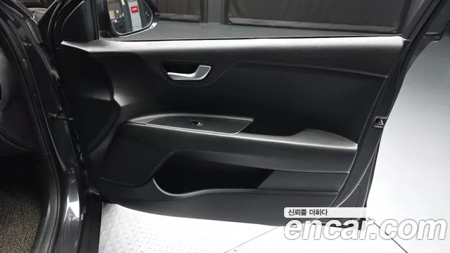 Kia Stonic 2018 — фото 14