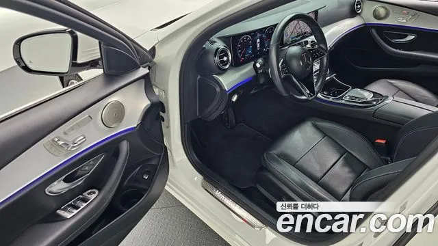 Mercedes-Benz E-Class 2021 — фото 13