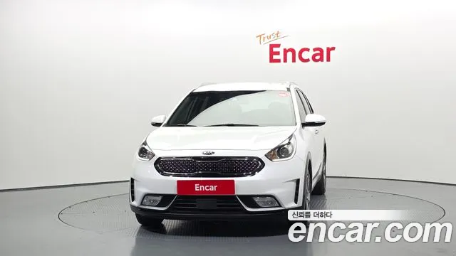 Kia Niro 2018 — фото 3