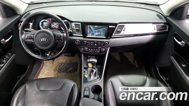 Kia Niro 2018 — фото 10