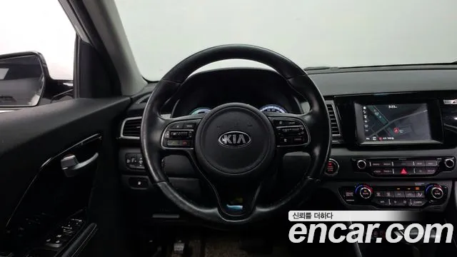 Kia Niro 2018 — фото 19