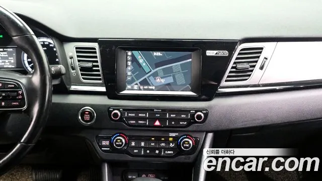 Kia Niro 2018 — фото 20