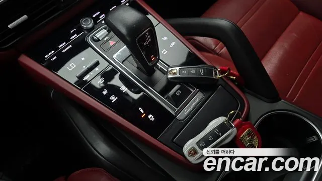 Porsche Cayenne 2020 — фото 12