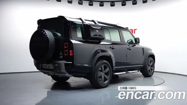 Land Rover Defender 2023 — фото 2