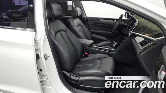 Hyundai Sonata 2017 — фото 11
