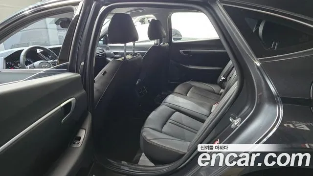 Hyundai Sonata 2022 — фото 16