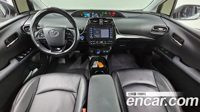 Toyota Prius 2022 — фото 10
