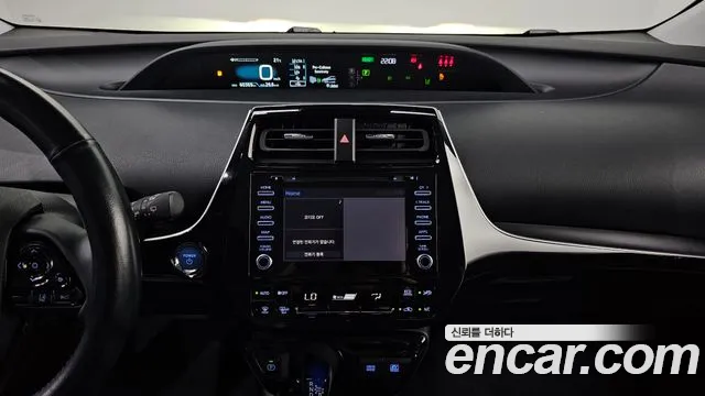 Toyota Prius 2022 — фото 19
