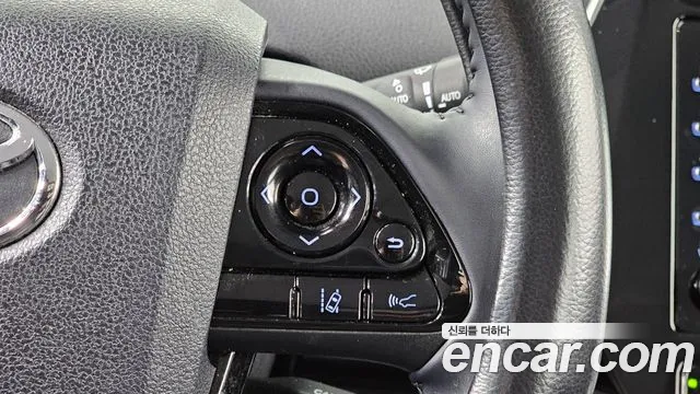 Toyota Prius 2022 — фото 24