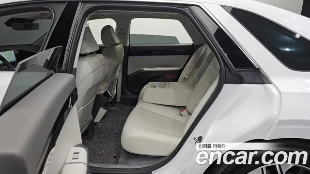 Hyundai Grandeur 2023 — фото 12