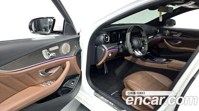 Mercedes-Benz E-Class 2021 — фото 13