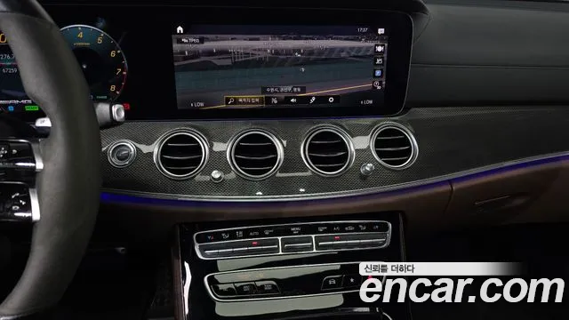 Mercedes-Benz E-Class 2021 — фото 18
