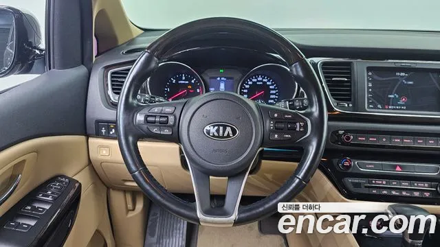 Kia Canival 2020 — фото 12