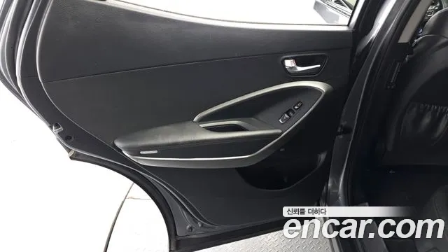 Hyundai Santafe 2018 — фото 15