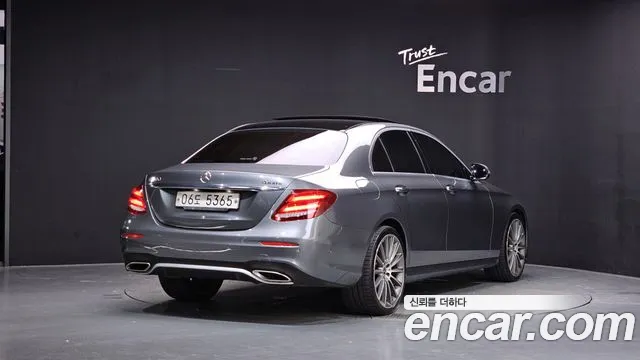 Mercedes-Benz E-Class 2017 — фото 2