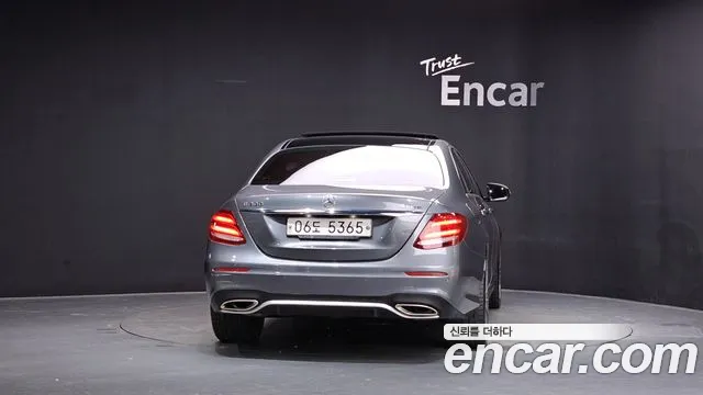 Mercedes-Benz E-Class 2017 — фото 4
