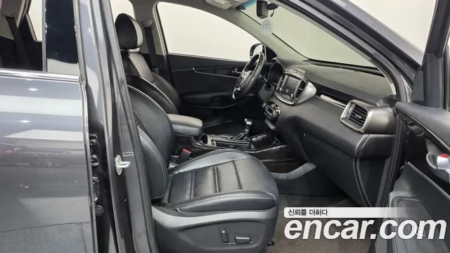 Kia Sorento 2018 — фото 16