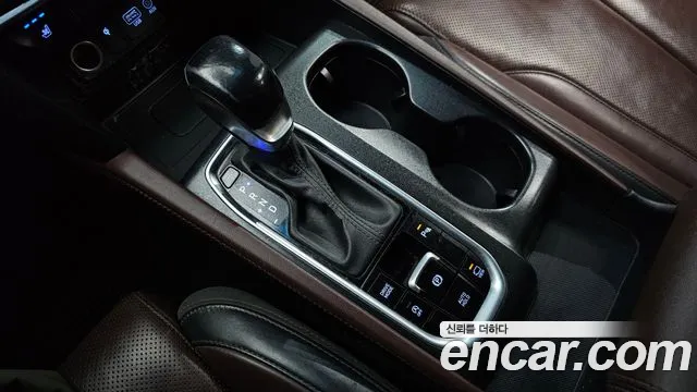 Hyundai Santafe 2020 — фото 9