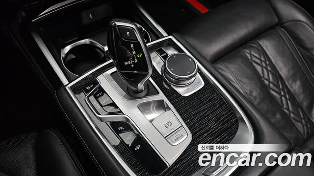 BMW 7-Series 2018 — фото 9
