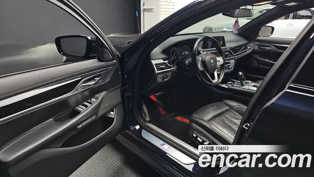 BMW 7-Series 2018 — фото 10