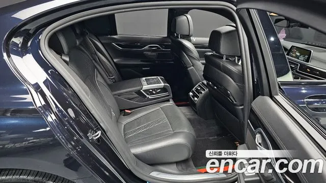 BMW 7-Series 2018 — фото 11