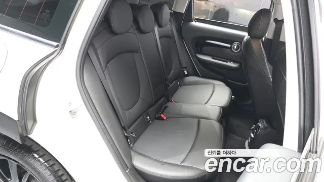 Mini Clubman 2020 — фото 18