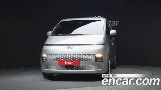 Hyundai Staria 2023 — фото 3
