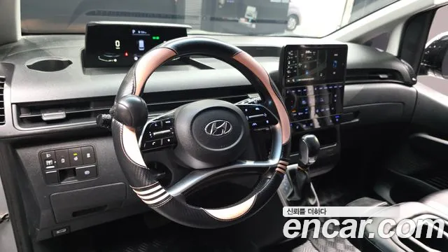 Hyundai Staria 2023 — фото 19