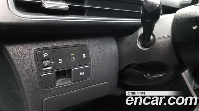 Hyundai Staria 2023 — фото 25