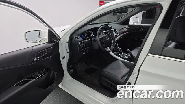 Honda Accord 2017 — фото 13