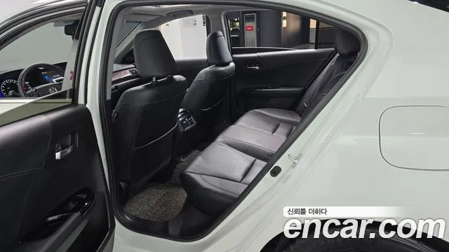 Honda Accord 2017 — фото 17