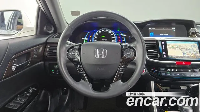 Honda Accord 2017 — фото 19