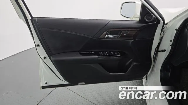 Honda Accord 2017 — фото 14