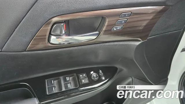 Honda Accord 2017 — фото 27