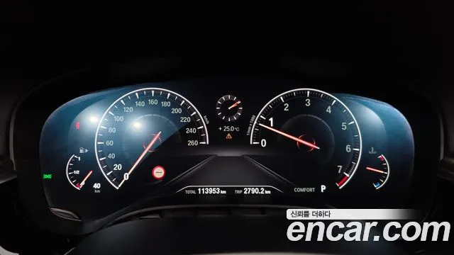 BMW 5-Series 2019 — фото 11