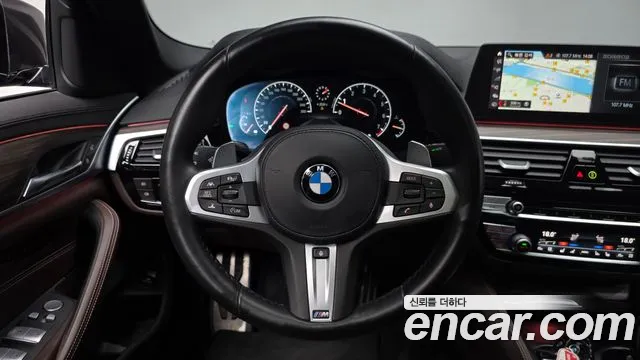 BMW 5-Series 2019 — фото 19