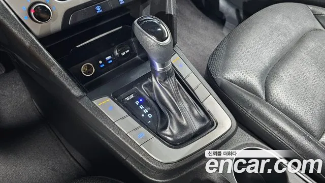 Hyundai AVANTE 2018 — фото 9