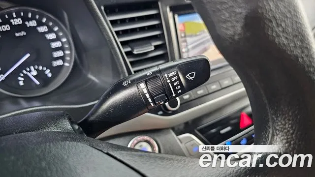Hyundai AVANTE 2018 — фото 20