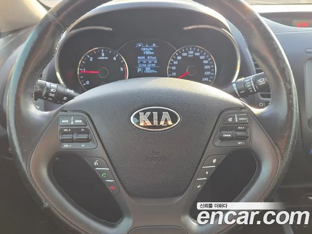 Kia K3 2014 — фото 12