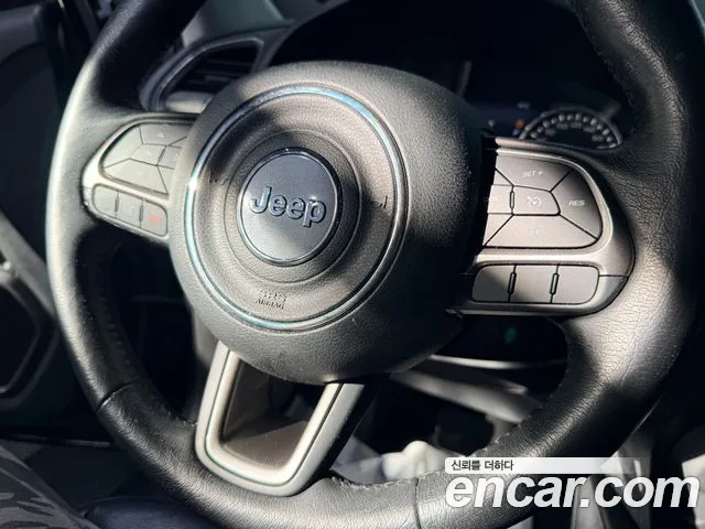 Jeep Renegade 2018 — фото 16