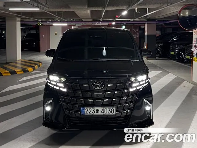 Toyota Alphard 2027 — фото 1