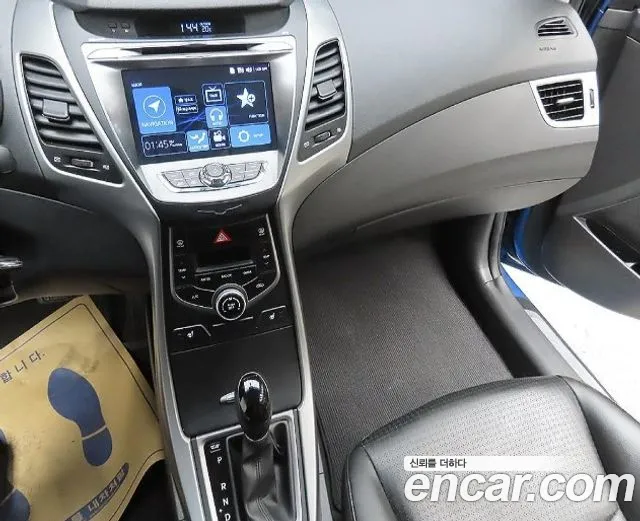 Hyundai AVANTE 2014 — фото 10