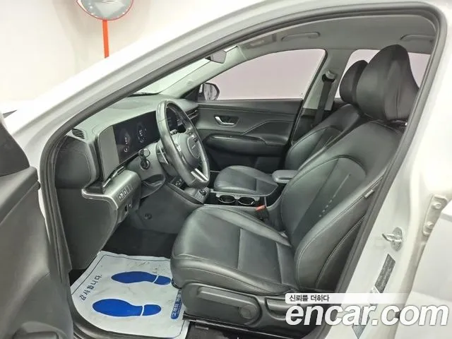 Hyundai Kona 2023 — фото 15