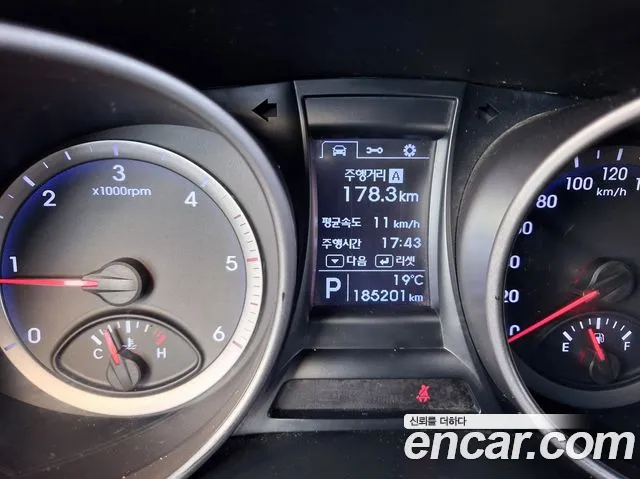 Hyundai Santafe 2015 — фото 10